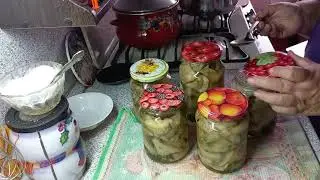 WE PREPARE MILK MUSHROOMS THE HOT WAY.