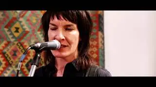 Jen Cloher - Shoegazers (Live at Milk! Records)