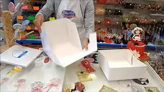 Scatole porta torta in cartone rigido.
