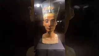 Я у саркофага Тутанхамона