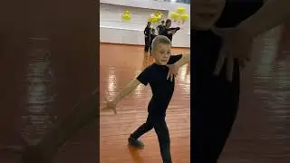 Репетиция😄 Танцует Святослав 😎