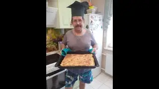 Испёк я из того что на глаза попалось, ну вообщем всё, что после Нового Года осталось