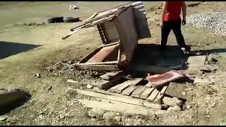 Уронить туалет получилось