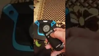 Робот-пылесос Philips PS 8794 - проверка контейнера.