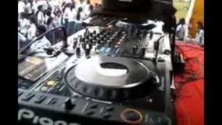 DJ Ricky I3rown *** playing at chinmaya vidyalaya vaduthala for chaitanya 2013