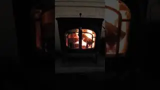 There's nothing like heat from a wood stove 🔥 🪵 🪓 #dauntless #vermontcastings