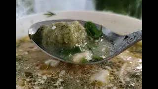 Весенний зелёный суп с зелёными клёцками