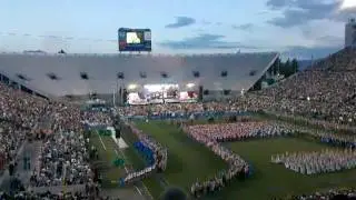 Carrie Underwood sings National Anthem (part)
