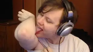 prezoh cleans himself like a cat while Stonepa rambles
