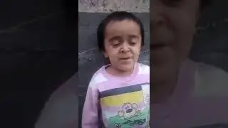 Это девушка поет очень хорошо таджик