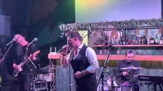 А. Староверов и группа Метро - Встанем (кавер) 21.01.23