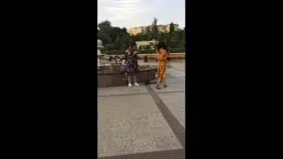 Rolik Amma Mavi Kvadratlara dəysəm video qurtarar!