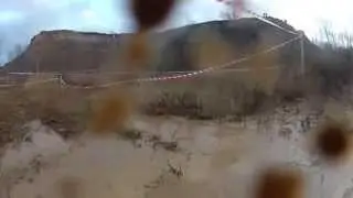 Как участник боролся в луже на 'Что Может Нива'