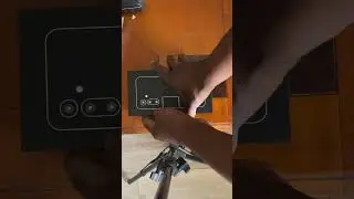 Unboxing Solana mobile phone the seeker ￼