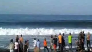 WHEN BEST MATES ATTACK - Kelly Slater Vs Luke Munro
