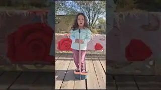 Әлемдегі ең сұлу әнші...