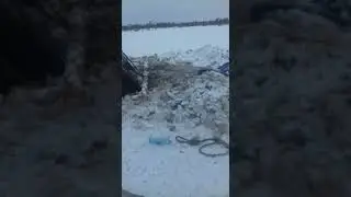 Часть 3 Вытаскиваем ГАЗ - 71 из болотного окна зимой часть 3