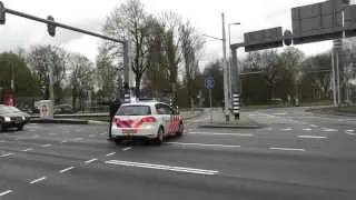 Twee Ambulance onder Groot Begeleiding van Politie naar het Ziekenhuis na Ernstig Ongeval