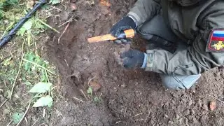 Небитый фундамент в лесу. Шурф и супер находки! 1 Серия