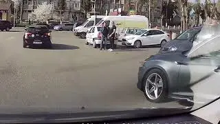 🤔 și are cedează trecerea....