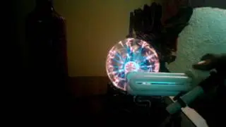 Experimento 1 - Esfera de raios e lâmpada