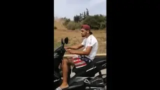 الفيديو الذي يبحث عنه الملايين رجل الذي سرق دراجة نارية علا المباشر بالدويرة
