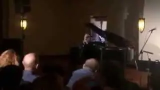 Watch: Why did Shlomo Gronich stop in the middle of a song in New Jersey last night?