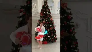 Bo$ton поздравляет всех с Новым годом! ❤️🎄 Давайте вместе отмечать под эту новогоднюю песню 🎊