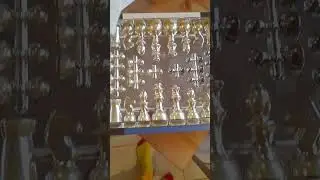 белые начинают и выигрывают