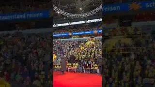 Мощный перформанс от болельщиков Боруссии Дортмунд 