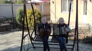 Саратовская гармошка. Играют братья Пастуховы.