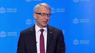 Министър председателят акад  Николай Денков отговаря на въпроси на граждани и медии