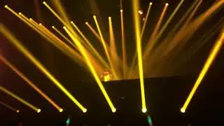 MANILA: The Chainsmokers - Left to the Right (Dimitri Vegas Like Mike)