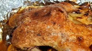 Утка в духовке с мандаринами и яблоками - хрустящая корочка и сочное мясо