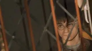 Ты никогда не вернёшься в эту школу! Никогда больше не увидишь своих поганых друзей!