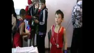 боксер сам себя наградил