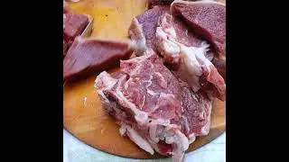мясо в казане на костре. #Shorts