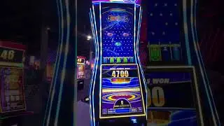 Trying the Lightning strike ultra ball bonus feature at G2E in Las Vegas