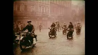 Magyar gyártmányú Méray motorkerékpárok és Magosix autók felvonulása (1928)
