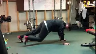 Mountain Climber - Tuck with Twist
