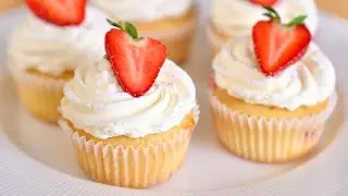 Delicious Strawberry Cupcakes with Cream Cheese Frosting | Strawberry cupcakes recipe