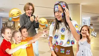COLEI FIGURINHAS DA COPA NA LAILA e fiz ela PASSEAR NO SHOPPING