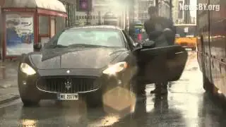 Автобус повредил Maserati Gran Turismo