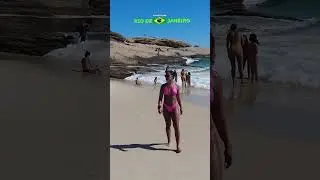 A sunny beach day in Rio De Janeiro 🏖️ 🇧🇷