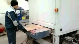 Шлифование заготовки для мебельного фасада на станке