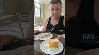 Омлет с майонезом и блинчики с творогом