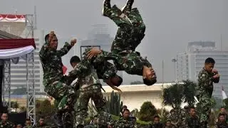 INDONESIA BANGGA! Kopassus TNI AD VS Pasukan Elite Asing (HD)
