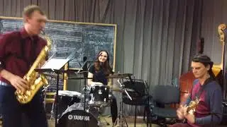 1 курс ЭО JAZZ NMK 2017 просто первая совместная репетиция самостоятельно и создание классного звука