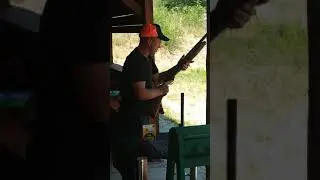 Макс виконує дисципліну Металевий попер 7/10