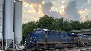 Catching the Norfolk & Western NS Heritage Unit